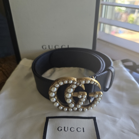 Gucci Black Belt with Gold Pearl Buckle - Like New - Picture 4 of 7